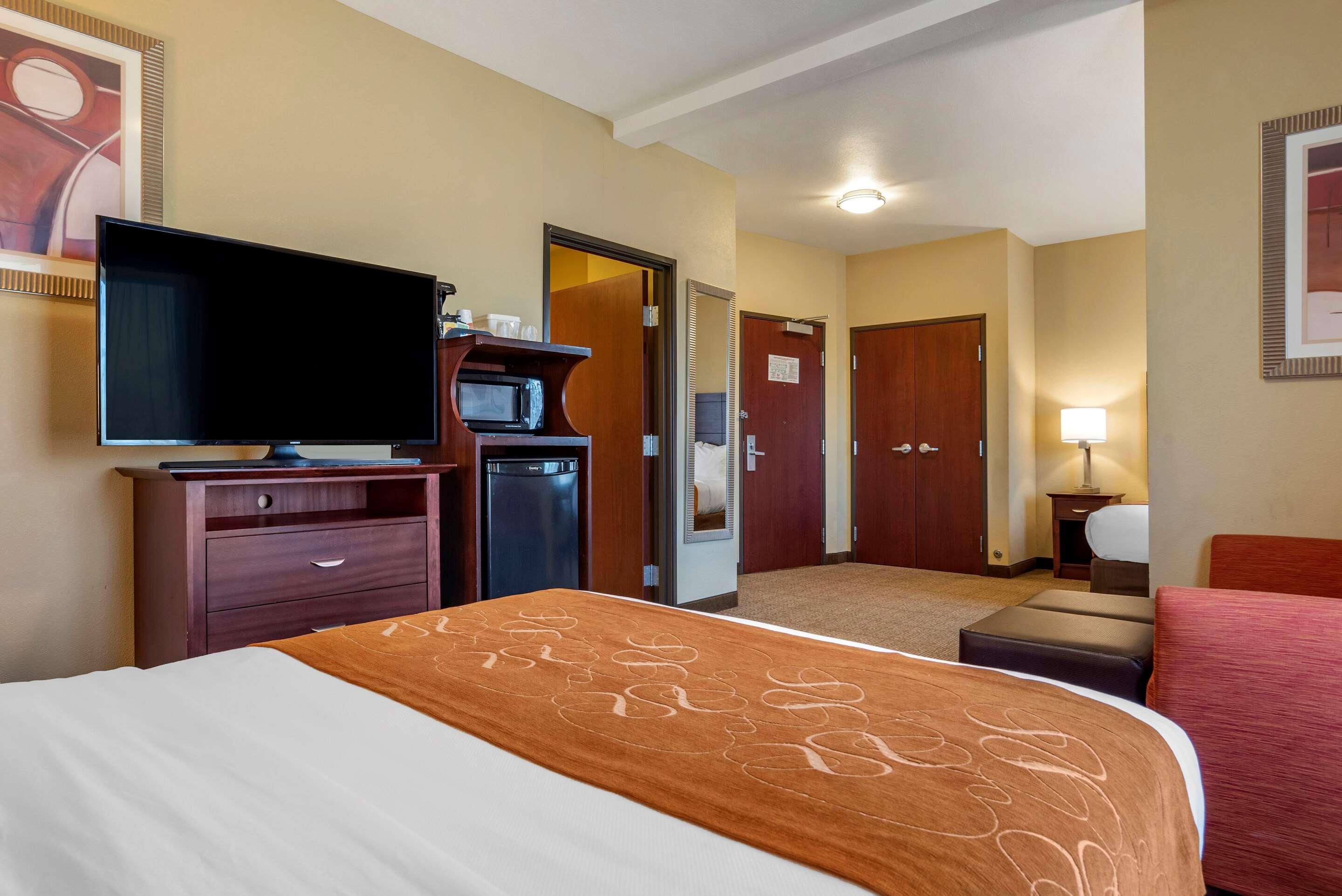 Comfort Suites Airport South Montgomery Exteriör bild