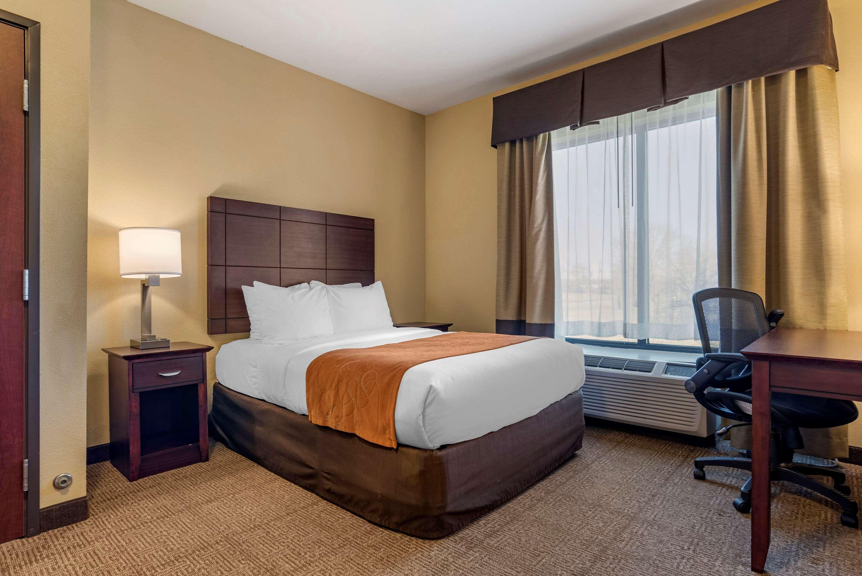 Comfort Suites Airport South Montgomery Exteriör bild