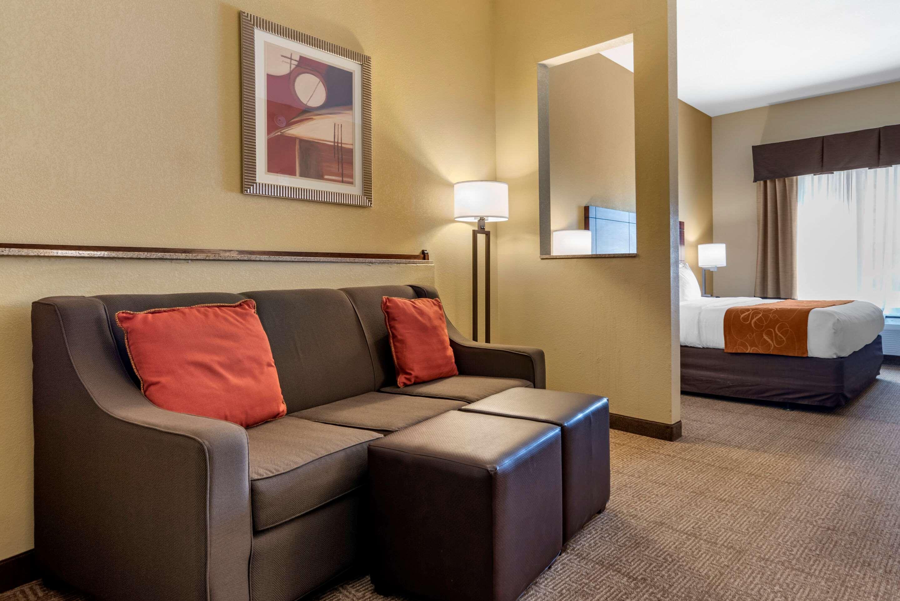 Comfort Suites Airport South Montgomery Exteriör bild
