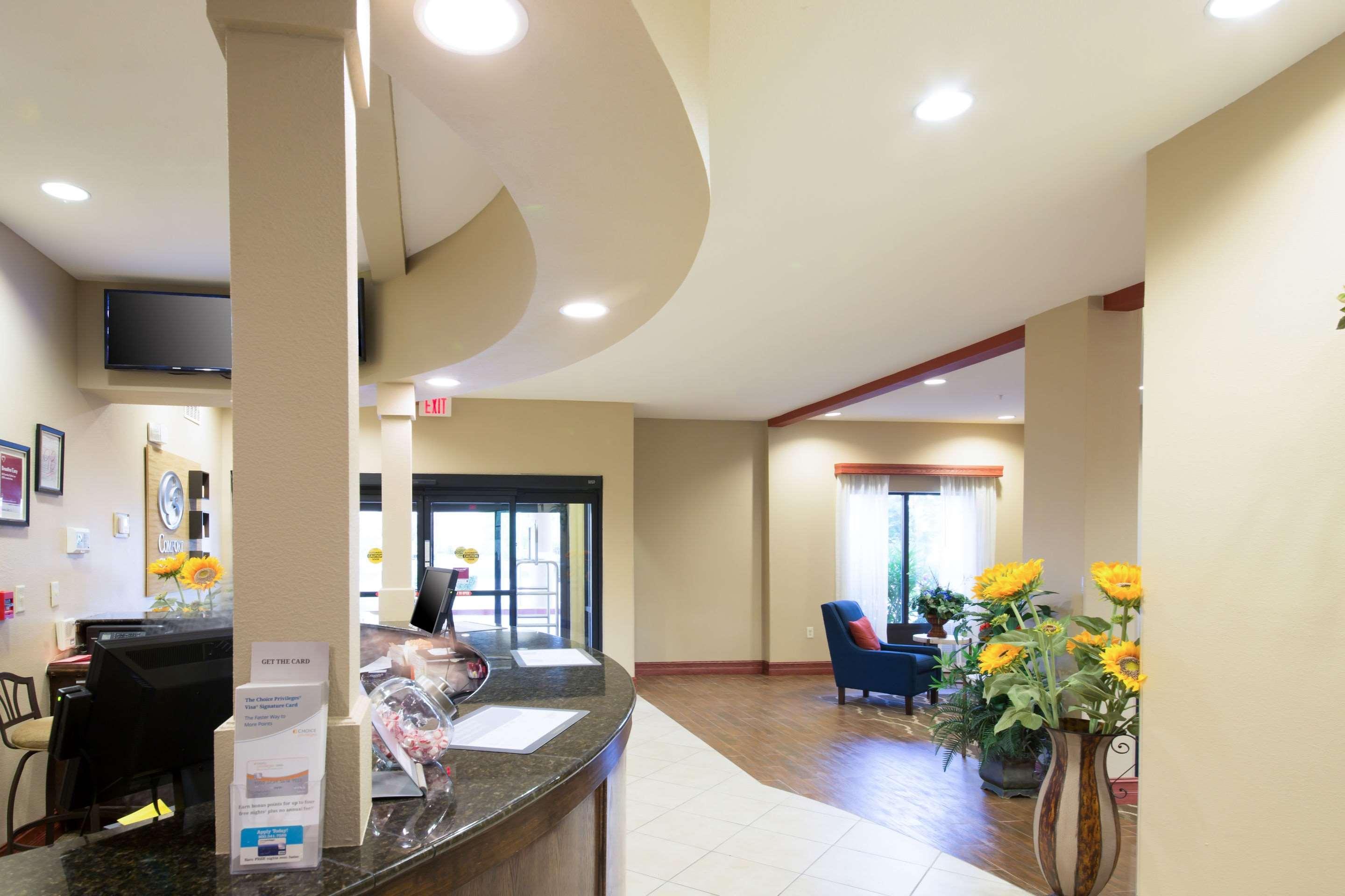 Comfort Suites Airport South Montgomery Exteriör bild