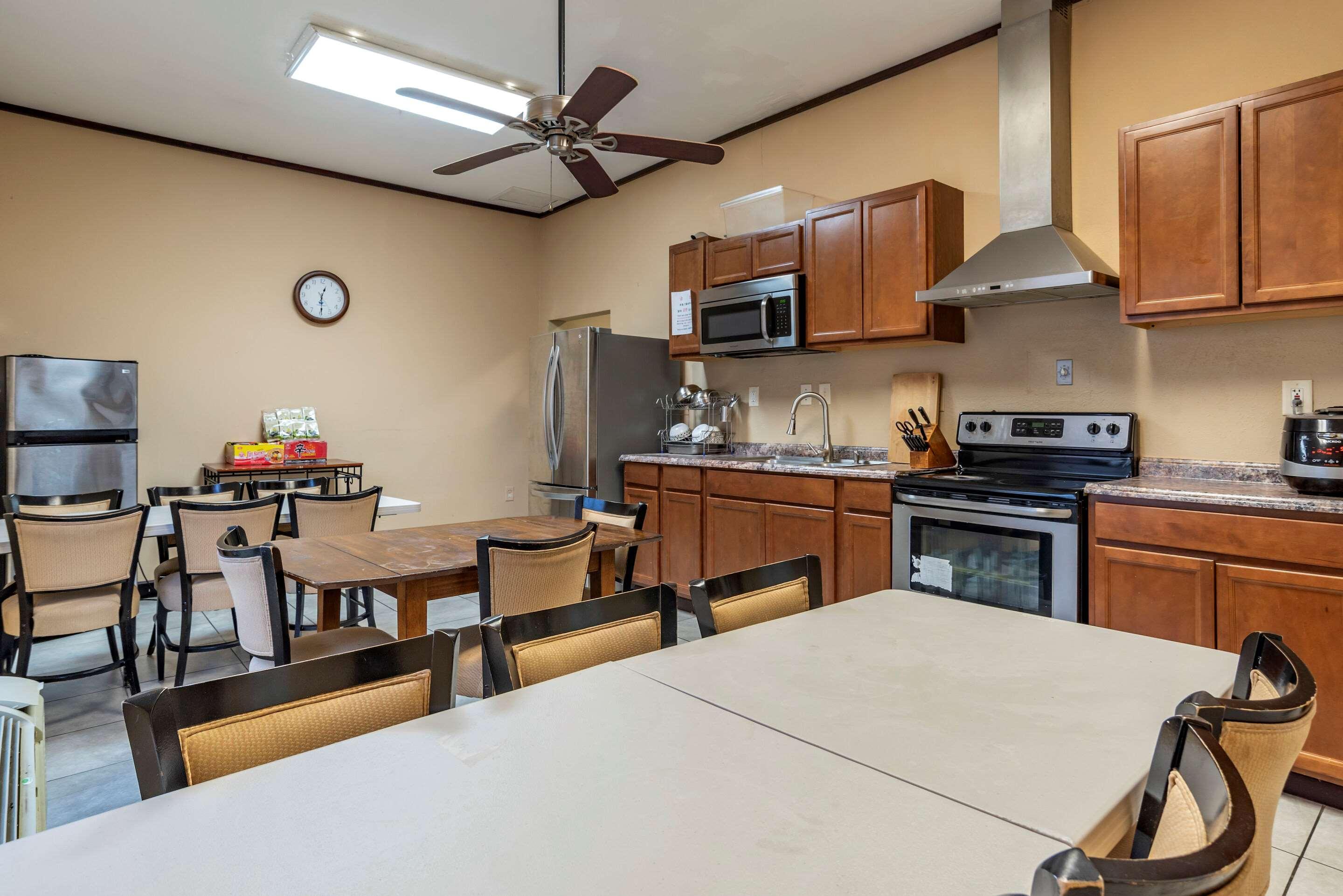 Comfort Suites Airport South Montgomery Exteriör bild