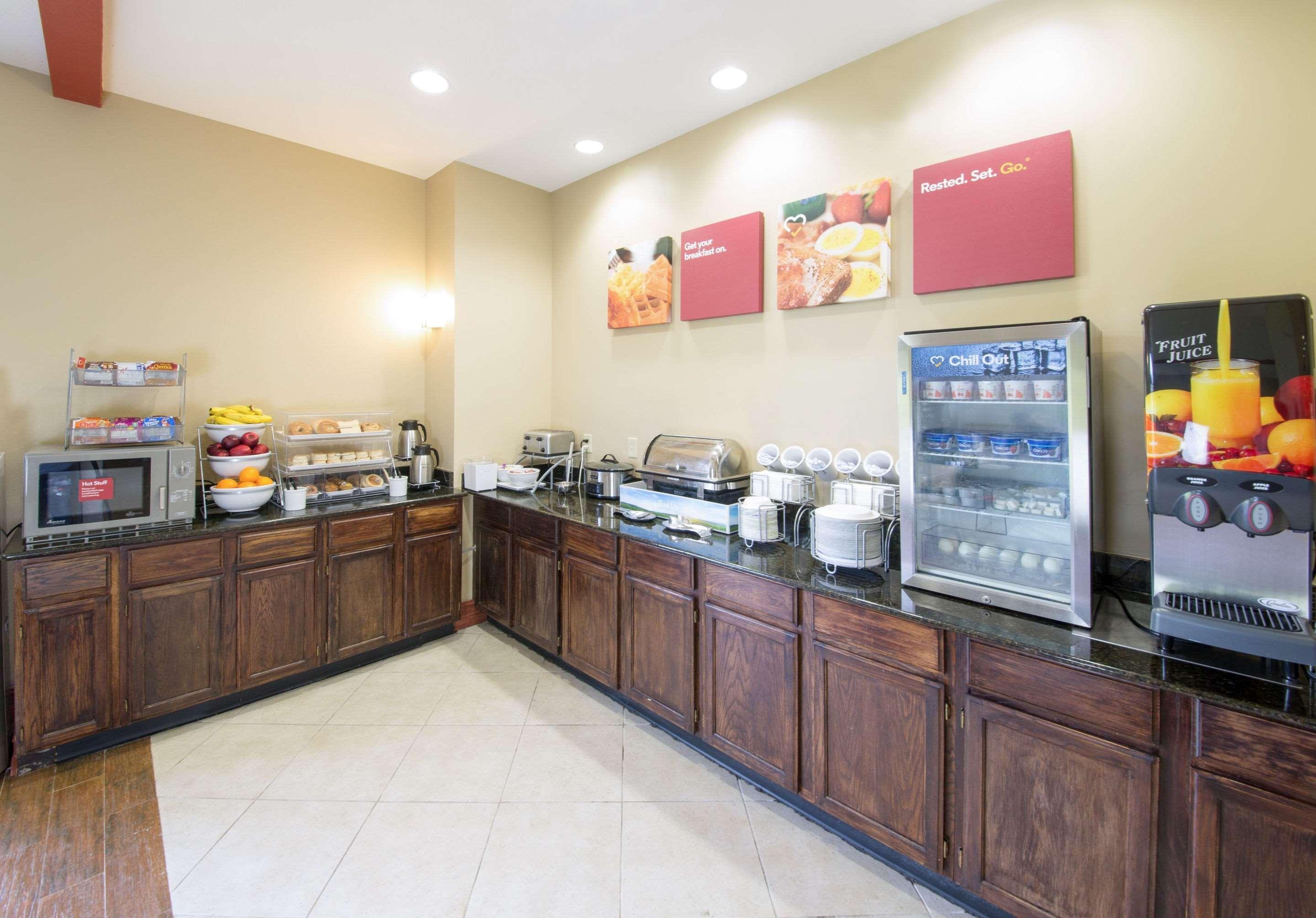 Comfort Suites Airport South Montgomery Exteriör bild