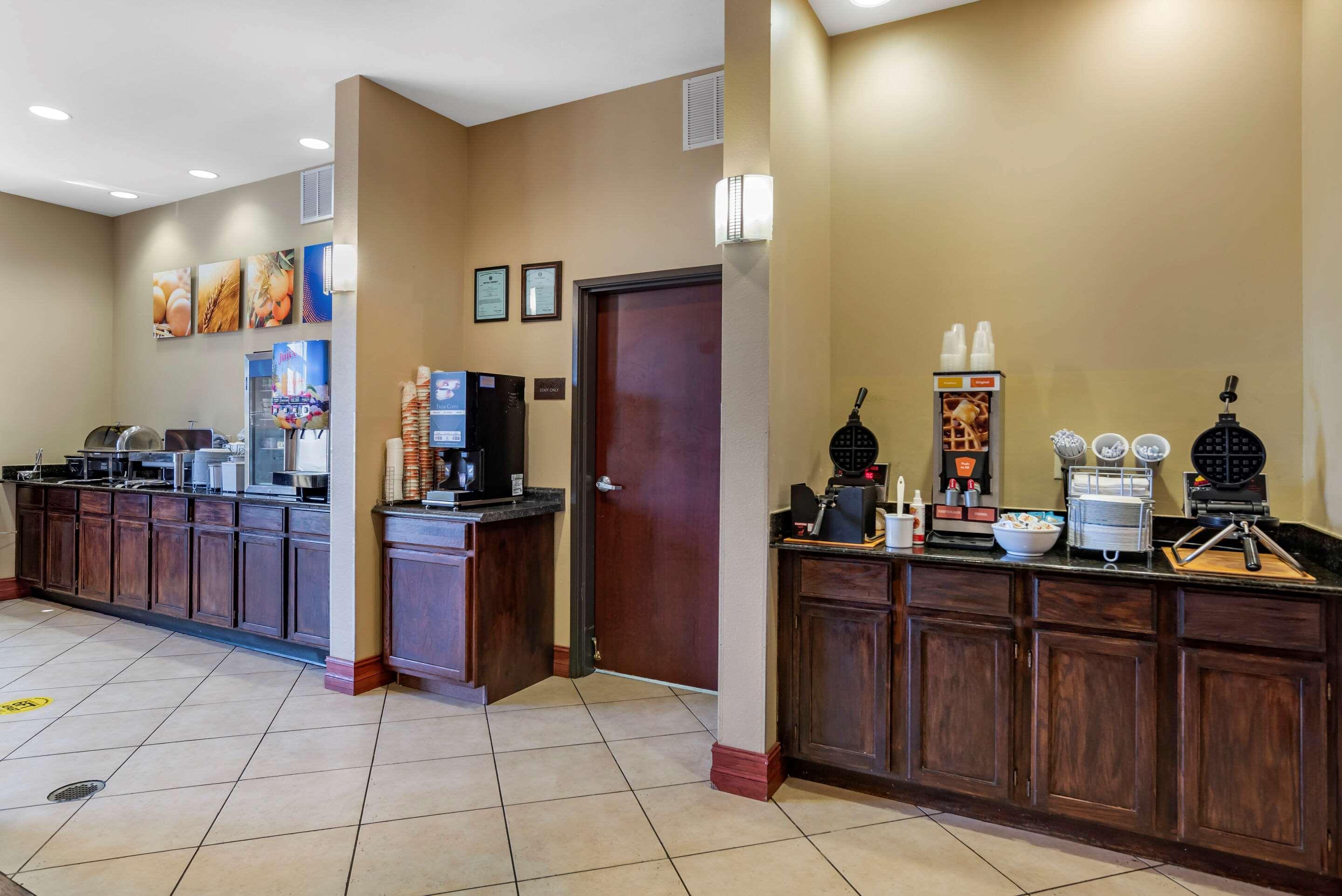 Comfort Suites Airport South Montgomery Exteriör bild