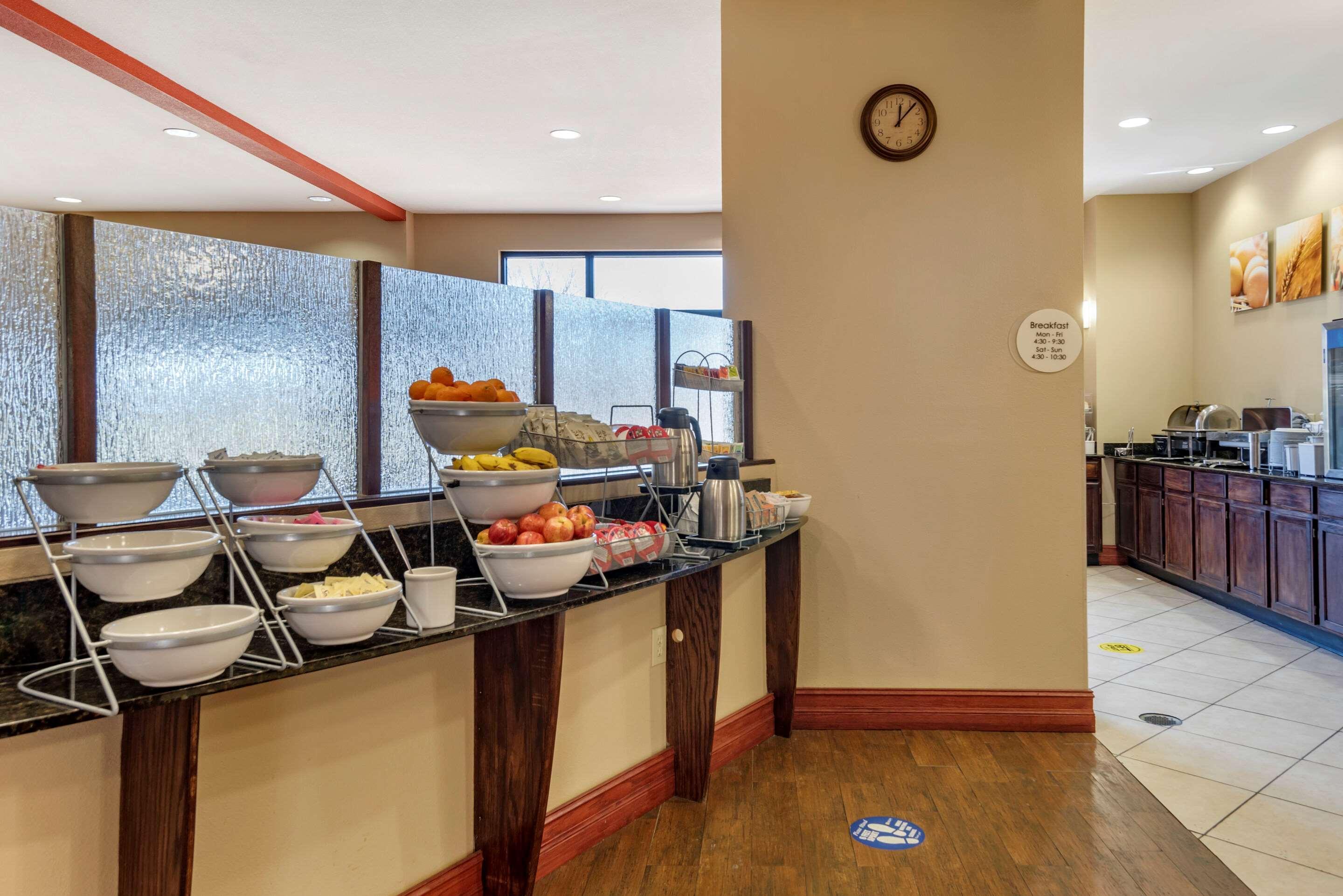 Comfort Suites Airport South Montgomery Exteriör bild