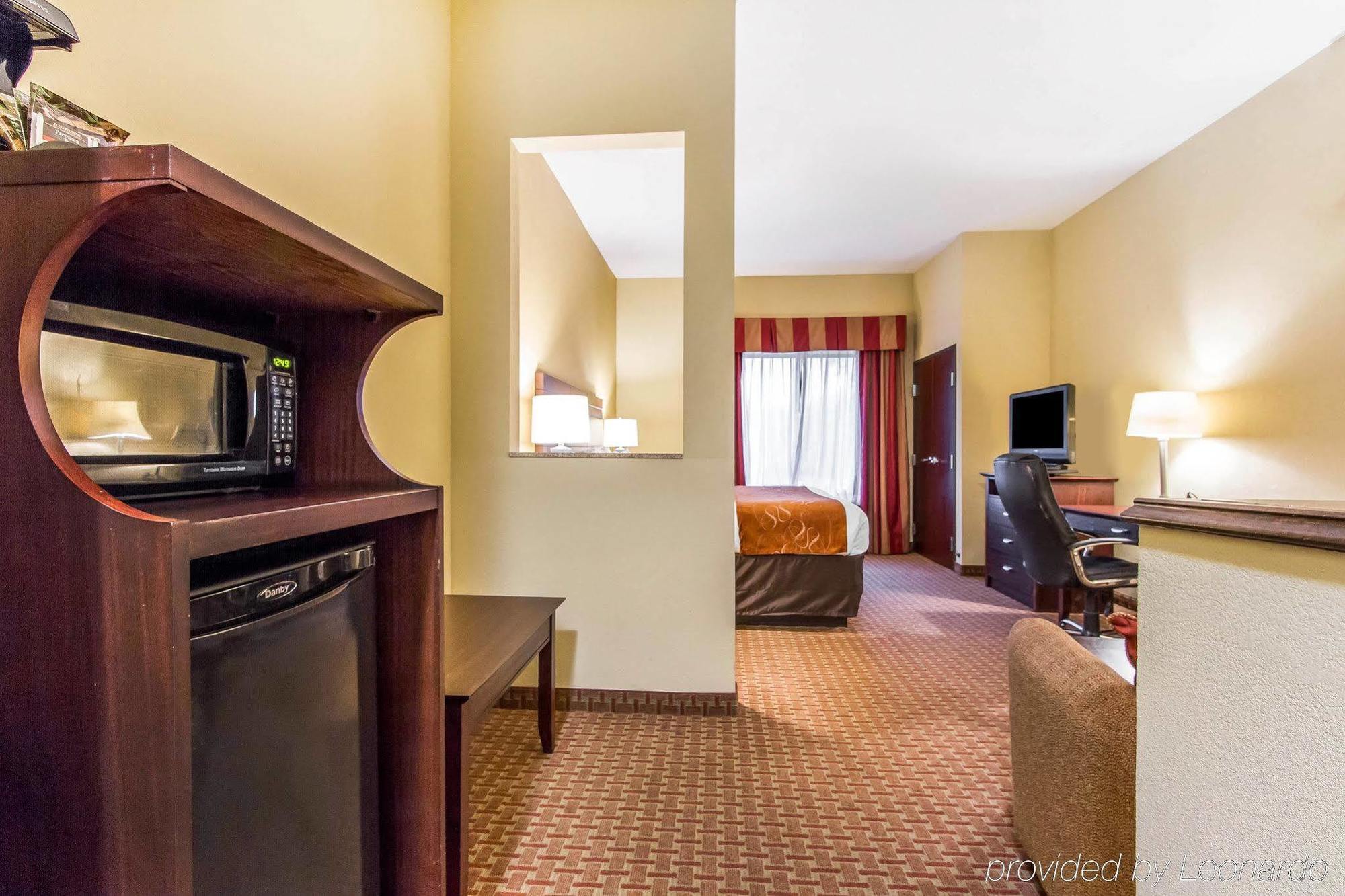 Comfort Suites Airport South Montgomery Exteriör bild